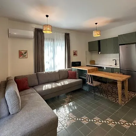 Esmahan Forest And Pool By Zehra Apartment *