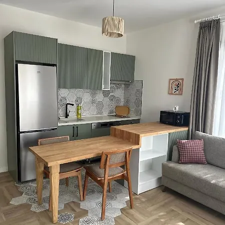 Esmahan Forest And Pool By Zehra דירה