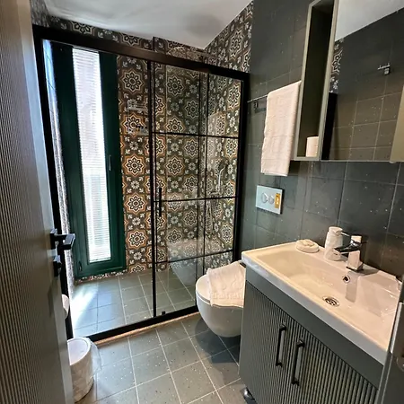 Esmahan Forest And Pool By Zehra דירה