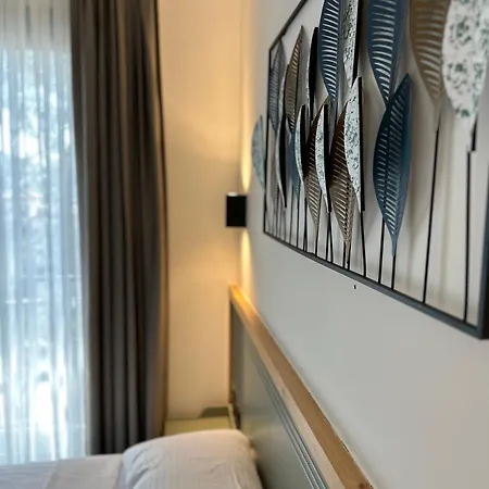 Esmahan Forest And Pool By Zehra * מרמריס