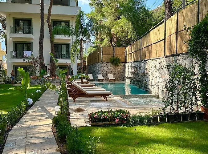 Esmahan Forest And Pool By Zehra مرمريس